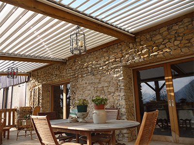 How to clean a bioclimatic pergola : the necessary equipment