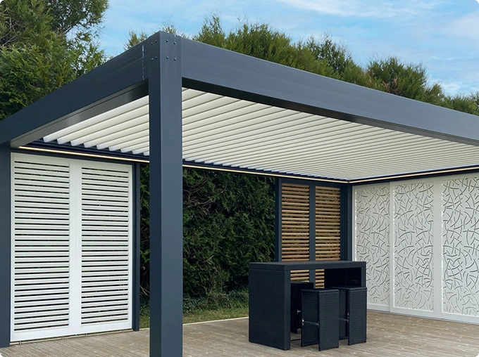 Sliding fabric blind
